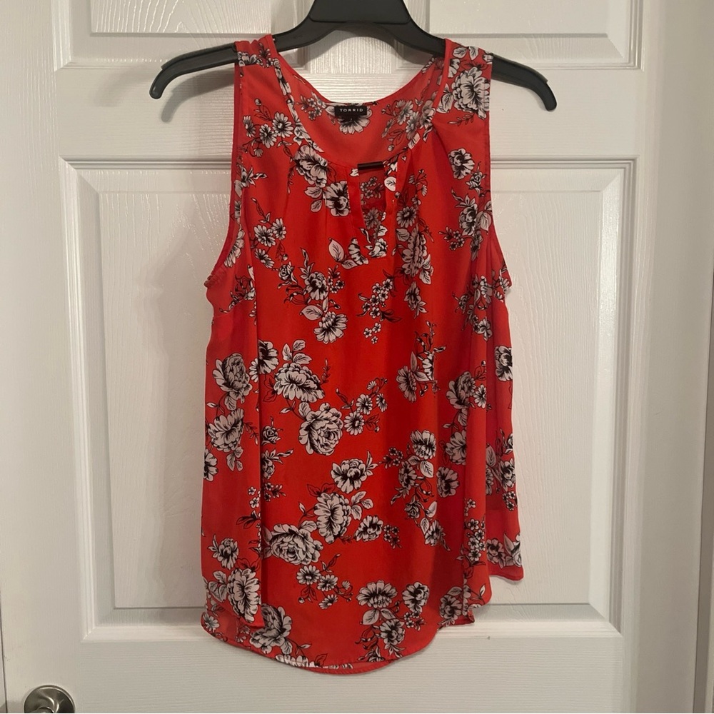 torrid Red Floral Sleeveless Scoop Neck Tank